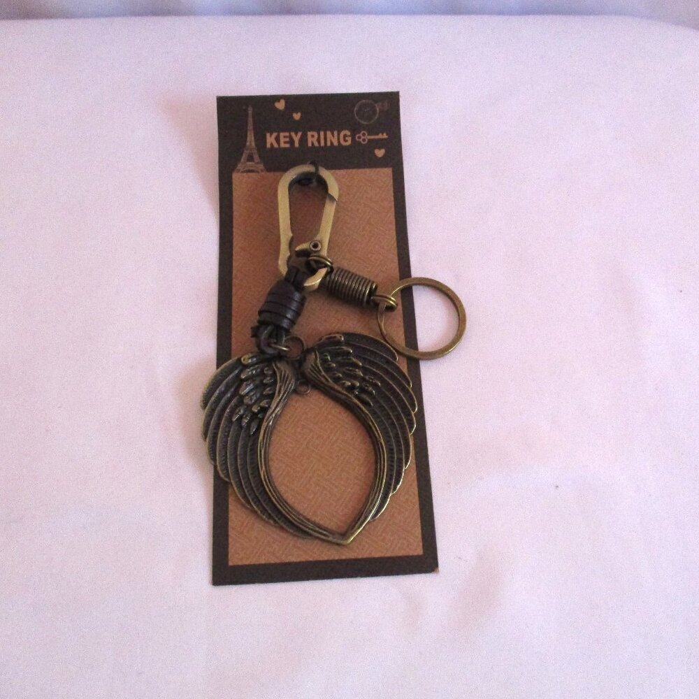 WING Keychain in Faux Leather and Goldtone Gift Box - Picture 3 of 3